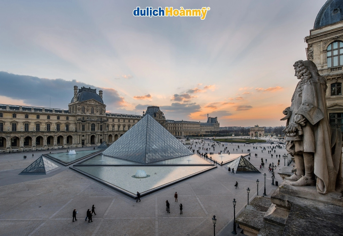Bảo tàng Louvre – Viên ngọc văn hóa giữa lòng Paris 1 Bảo tàng Louvre