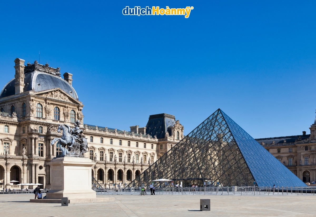 Bảo tàng Louvre – Viên ngọc văn hóa giữa lòng Paris 2 dãy nhà Sully