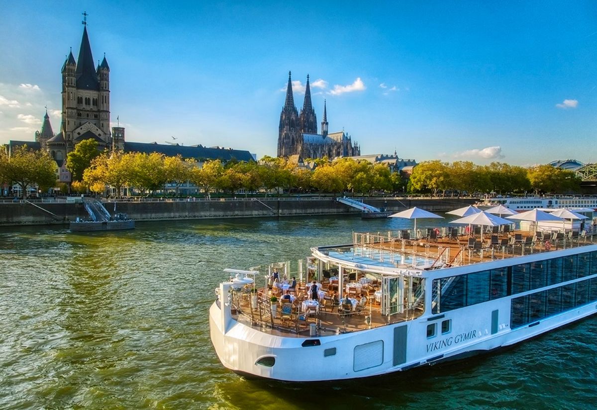 Du ngoạn sông Rhine để chiêm ngưỡng Cologne từ một góc nhìn khác.