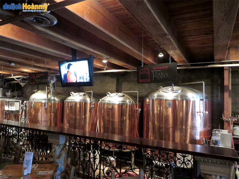 Hệ thống bia tươi ủ trực tiếp tại Steamworks Gastown