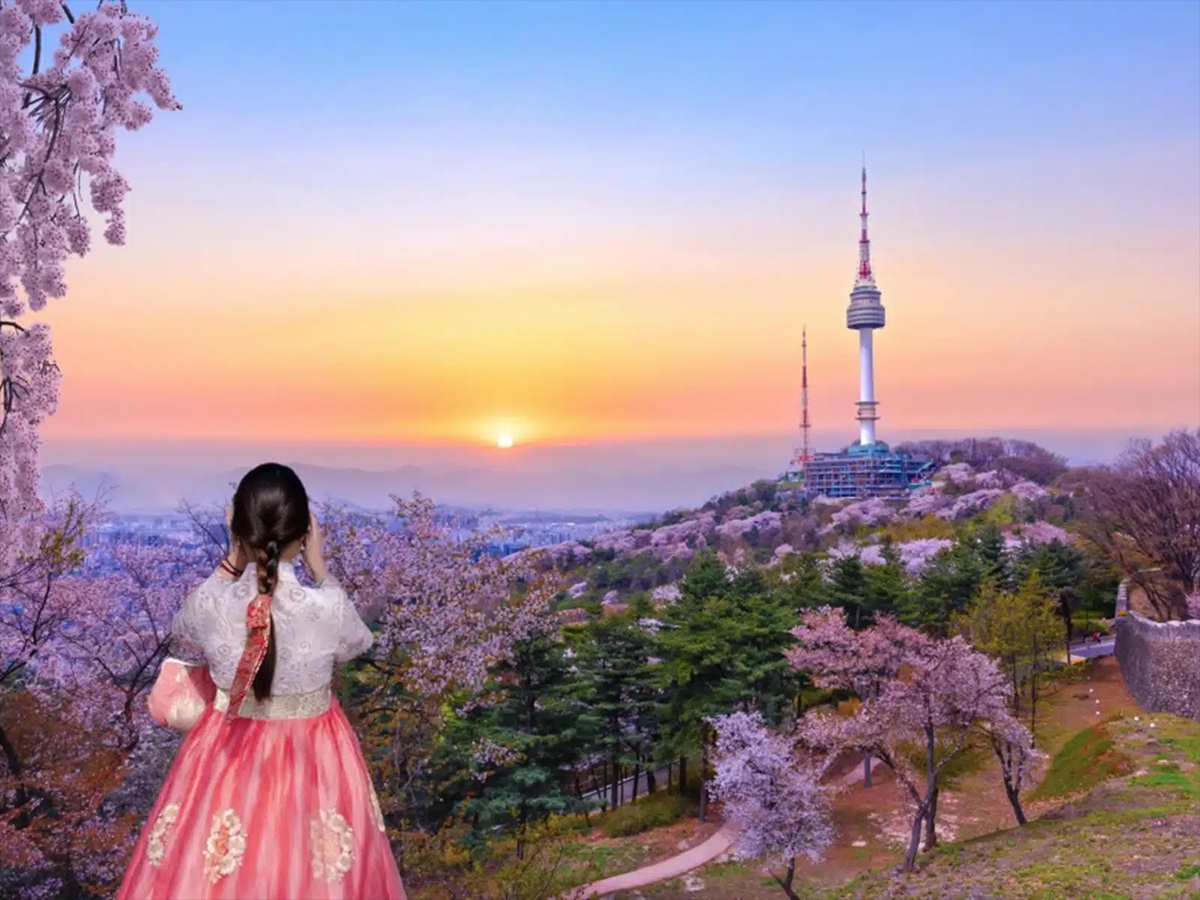 Tháp Namsan có gì hấp dẫn? Các hoạt động thú vị tại Tháp Namsan Hàn Quốc 6 chụp ảnh tại tháp Namsan
