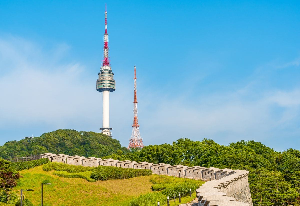 Tháp Namsan có gì hấp dẫn? Các hoạt động thú vị tại Tháp Namsan Hàn Quốc 1 Tháp Namsan
