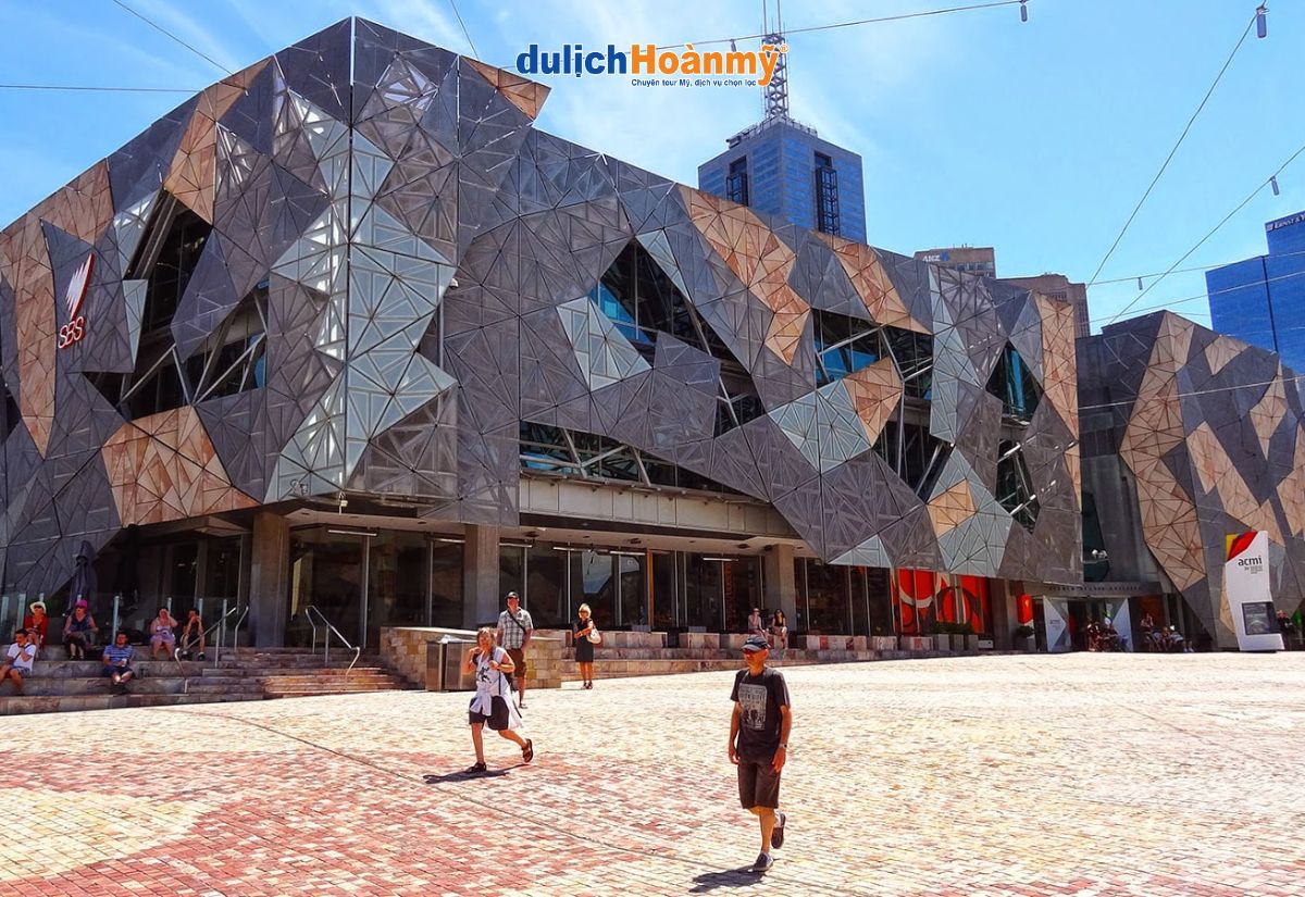 Du lịch Melbourne: Khám phá thành phố đáng sống nhất thế giới 2 Quảng trường Federation