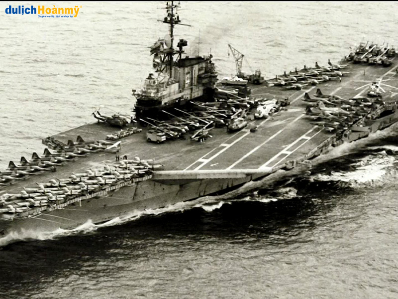 Tàu USS Midway trong thời gian còn hoạt động.