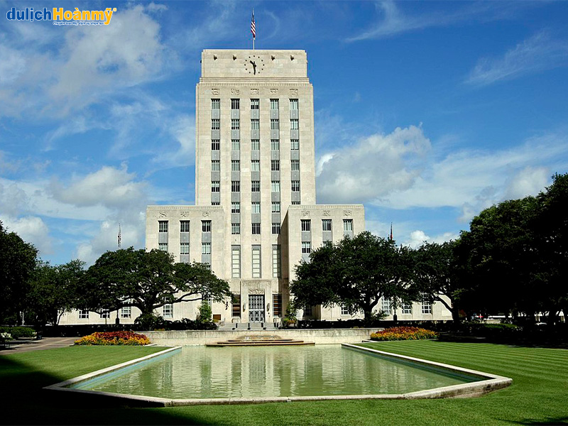 Tòa thị chính Houston - địa điểm du lịch hấp dẫn khi tới thăm Houston, Texas (Mỹ).