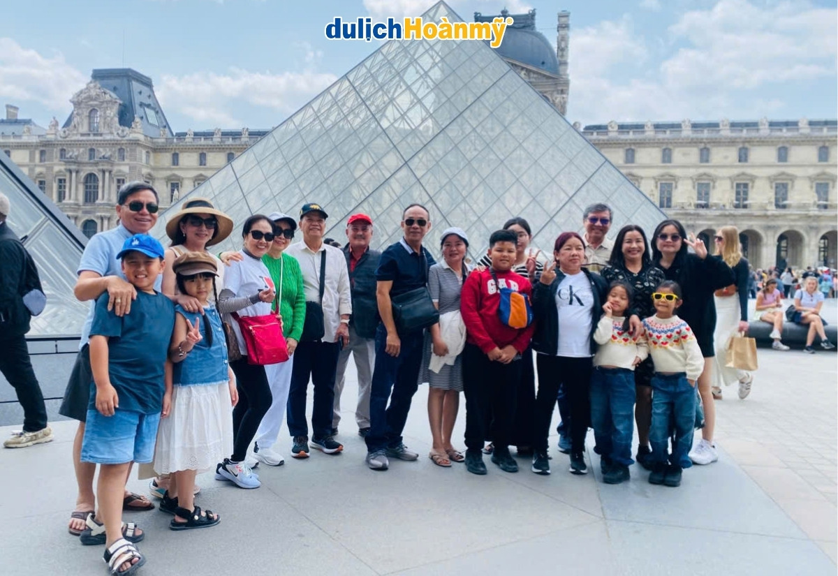 Khám phá Khải Hoàn Môn Paris: Biểu tượng lịch sử nước Pháp 6 Bảo tàng Louvre