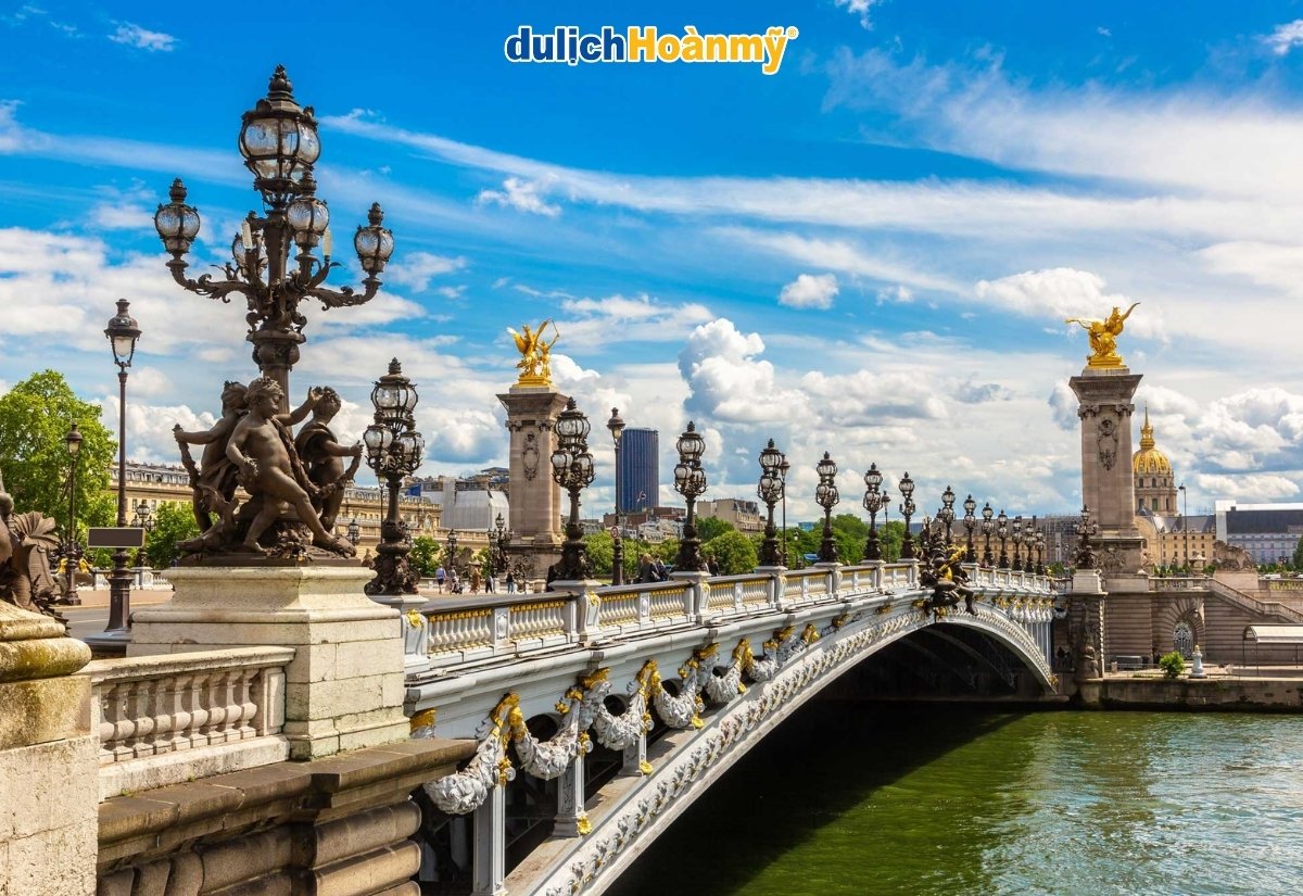 Khám phá sông Seine: Biểu tượng lãng mạn giữa lòng Paris 4 cầu Pont Alexandre II
