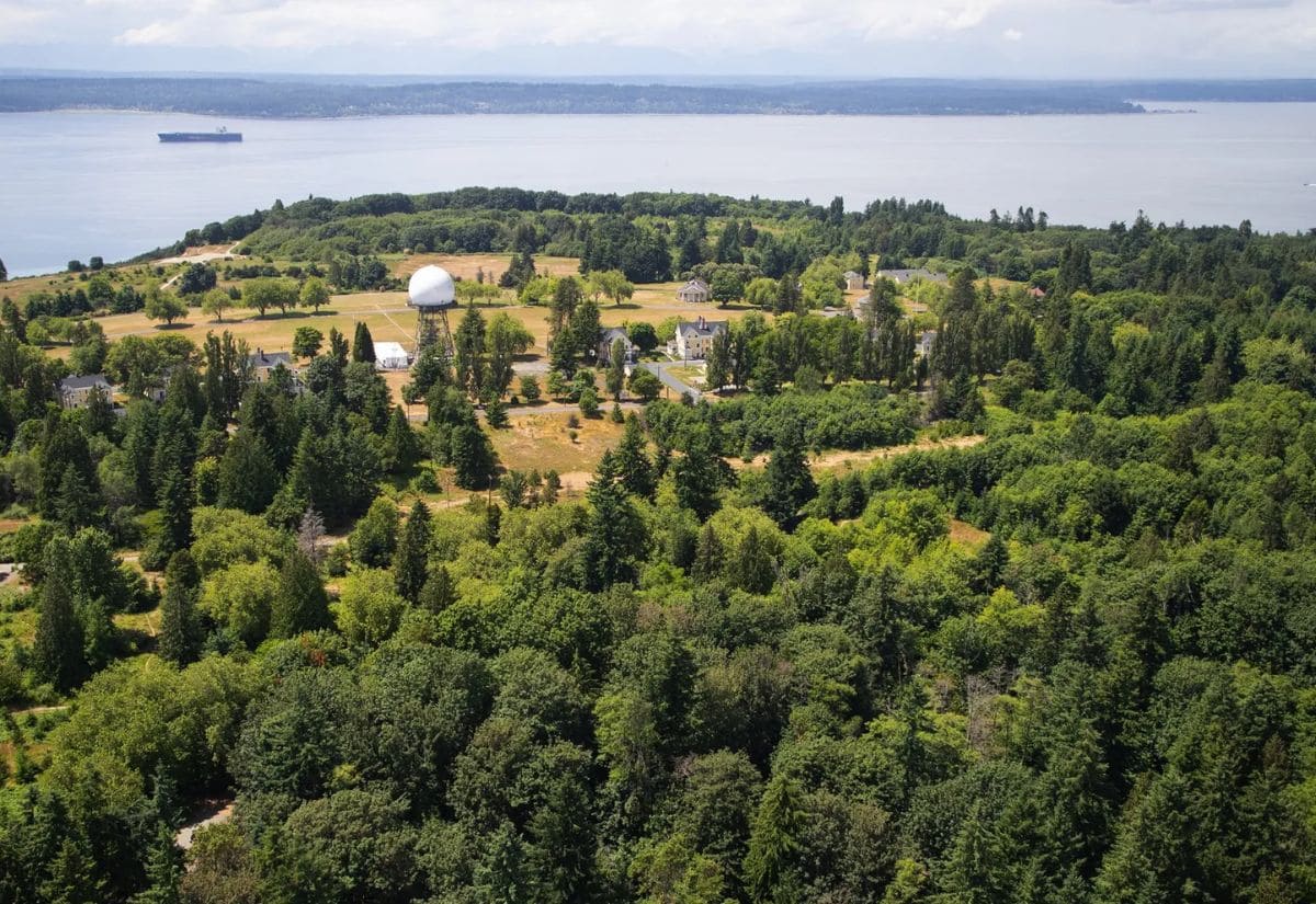Seattle ở đâu? Kinh nghiệm du lịch Seattle chi tiết từ A-Z 6 Công viên Discovery Park Seattle - không gian xanh yên bình giữa lòng thành phố