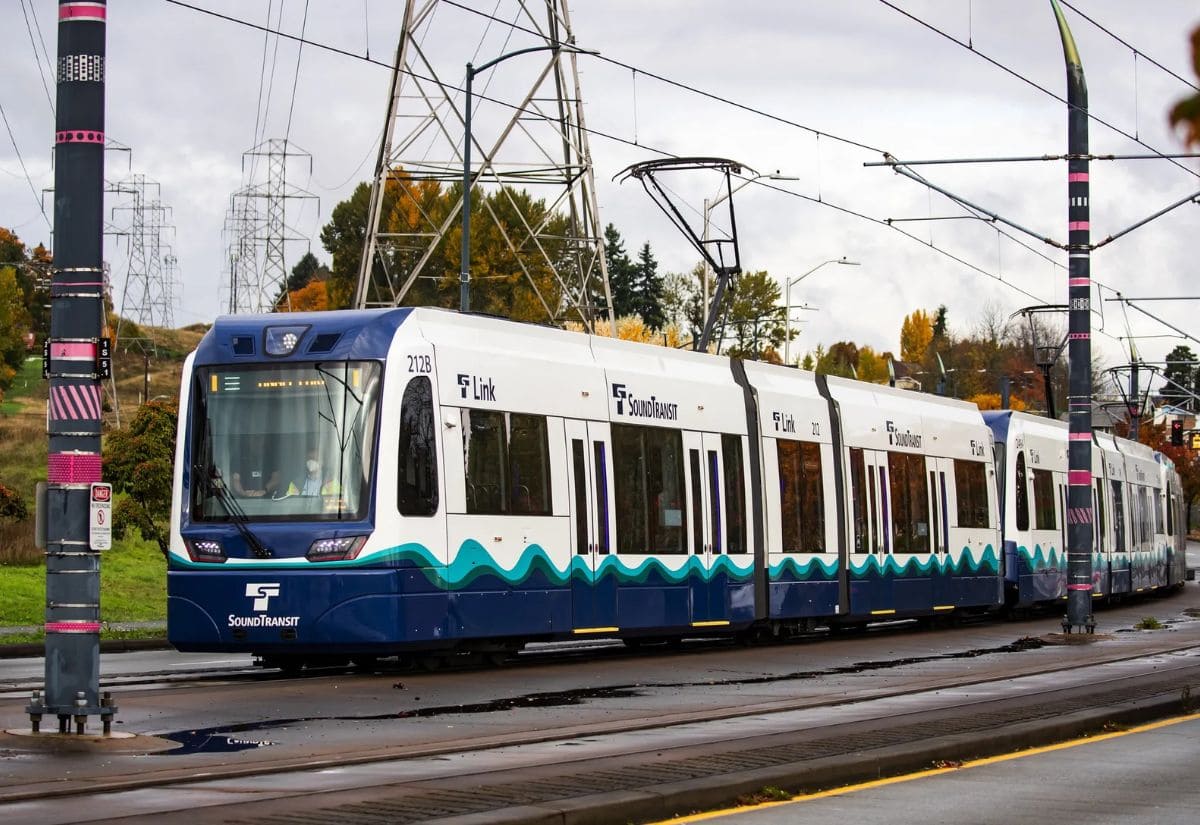 Seattle ở đâu? Kinh nghiệm du lịch Seattle chi tiết từ A-Z 8 Di chuyển ở Seattle bằng tàu điện Link Light Rail - tiện lợi và tiết kiệm