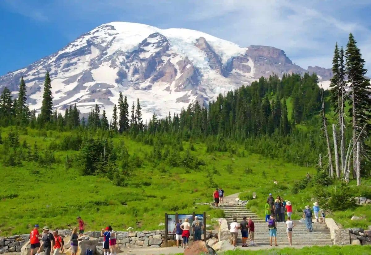 Seattle ở đâu? Kinh nghiệm du lịch Seattle chi tiết từ A-Z 7 Núi Mount Rainier - điểm tham quan thiên nhiên nổi bật gần Seattle