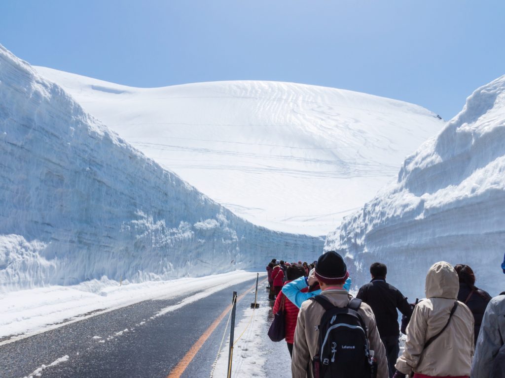 Tour du lịch 30/04 siêu vui, đa dạng lựa chọn cho gia đình 11 cung duong tuyet tateyama kurobe alpine
