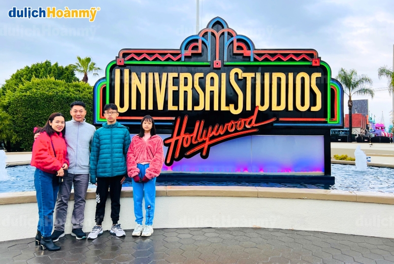 Tour du lịch Mỹ: Trải nghiệm hoàn hảo cùng Du Lịch Hoàn Mỹ 9 Du khách ghé thăm Universal Studio trong tour du lịch Mỹ