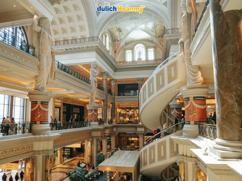 Trải nghiệm không gian kiến trúc La Mã độc đáo tại Forum Shops At Caesars Palace Trải nghiệm không gian kiến trúc La Mã độc đáo tại Forum Shops At Caesars Palace