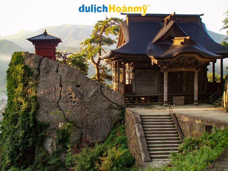 Tour mùa thu Tohoku: Ngắm lá đỏ hồ Towada và khám phá làng cổ Ouchi-juku 4 Đền Yamadera - một trong những ngôi đền linh thiêng tại Tohoku