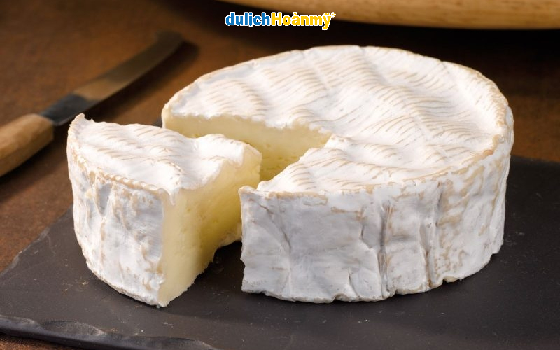 Khám phá tinh hoa ẩm thực Pháp: Hành trình bùng nổ vị giác 15 Phô mai Pháp trứ danh