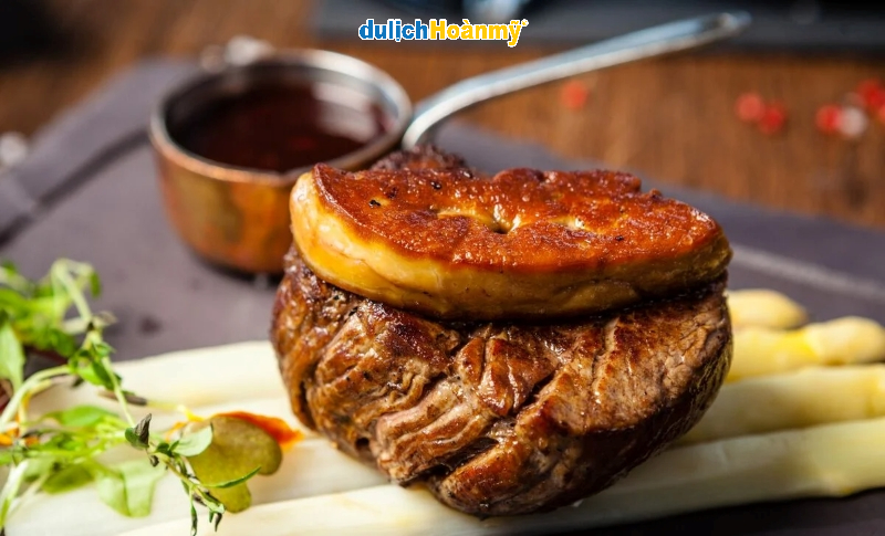 Khám phá tinh hoa ẩm thực Pháp: Hành trình bùng nổ vị giác 5 Foie gras