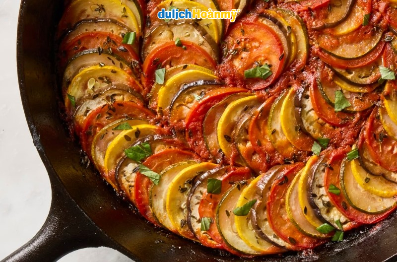 Khám phá tinh hoa ẩm thực Pháp: Hành trình bùng nổ vị giác 10 Ratatouille