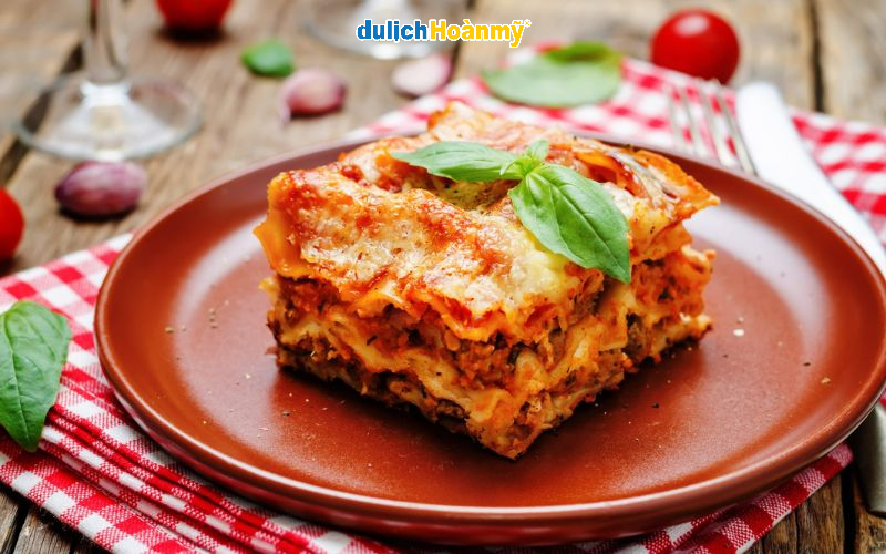 Khám phá ẩm thực Ý: Những món ăn nổi tiếng và văn hóa ẩm thực đặc sắc 16 Lasagne là một món pasta truyền thống của Ý