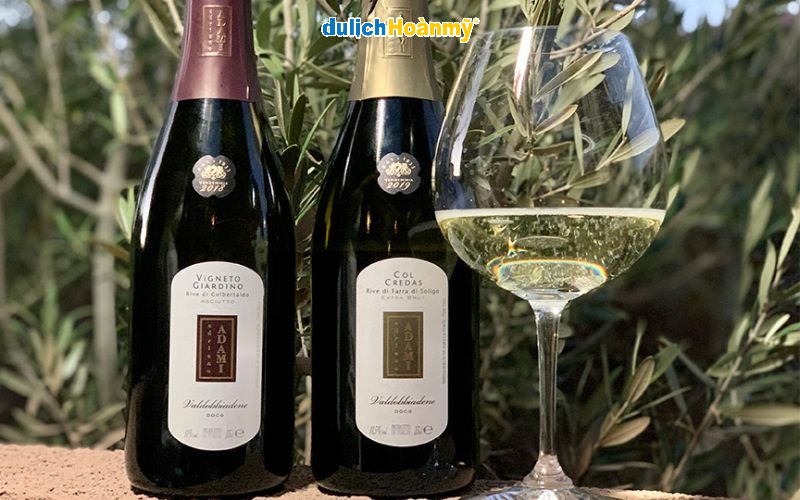 Khám phá ẩm thực Ý: Những món ăn nổi tiếng và văn hóa ẩm thực đặc sắc 27 Prosecco là một loại rượu vang sủi bọt nổi tiếng của Ý