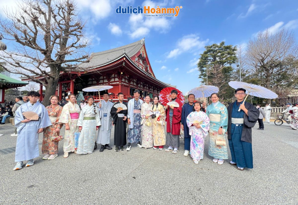 Du lịch Tokyo: Khám phá thủ đô sôi động và hiện đại nhất Nhật Bản 16 Đoàn khách Du Lịch Hoàn Mỹ tham quan tại Tokyo