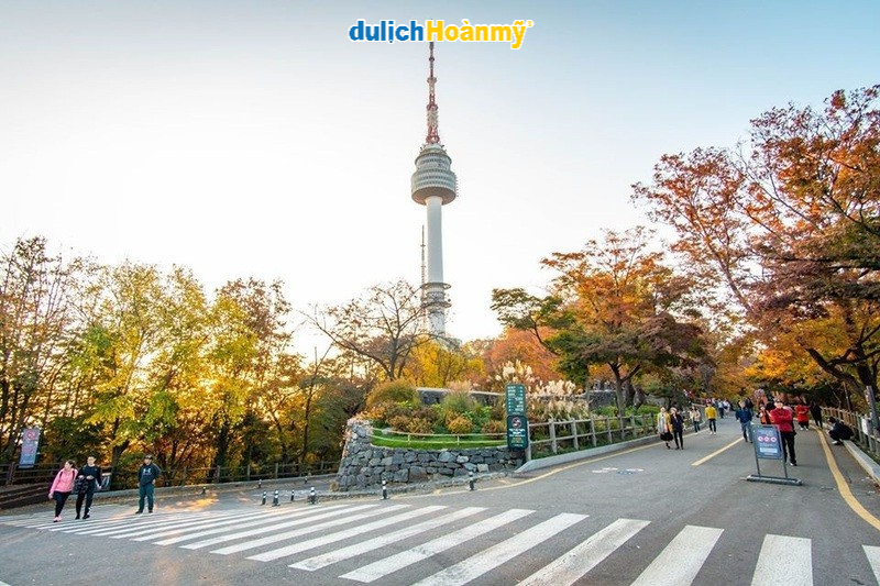 Mùa thu Hàn Quốc tháng mấy? Top 3 địa điểm không thể bỏ qua 5 Tháp Namsan (N Seoul Tower)