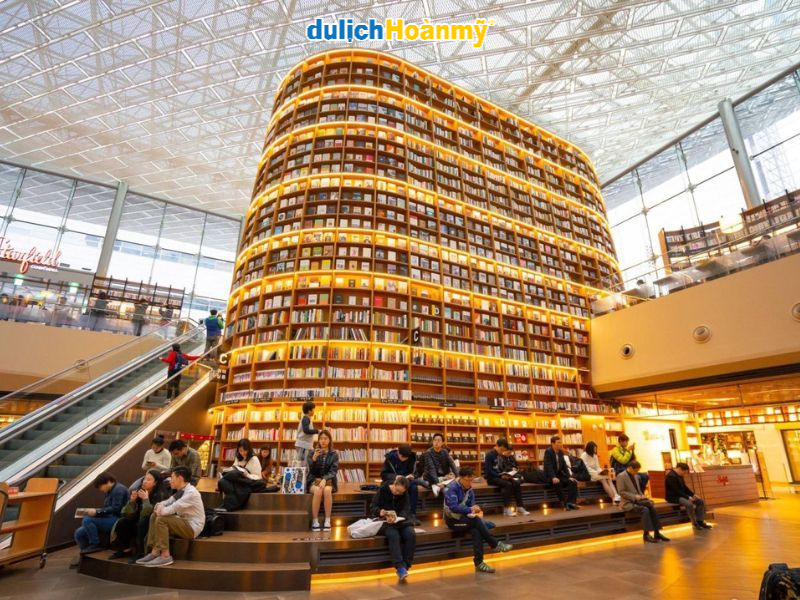 Mùa thu Hàn Quốc tháng mấy? Top 3 địa điểm không thể bỏ qua 9 Thư viện Starfield Suwon là nơi tìm hiểu về văn hóa đọc của người Hàn Quốc