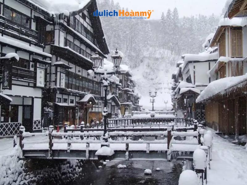 Thị-trấn-Ginzan-Onsen
