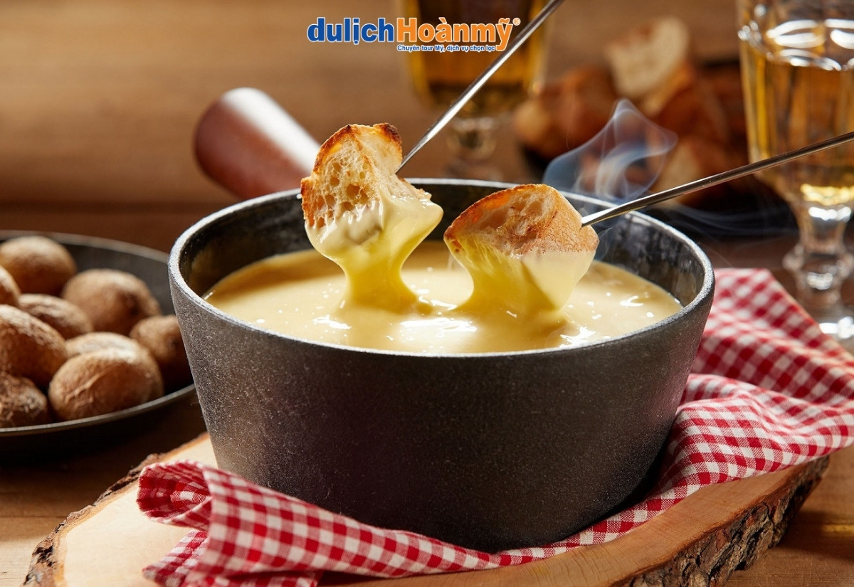 Thành phố Lucerne: Kinh nghiệm du lịch & điểm đến hấp dẫn 11 Phô mai Fondue