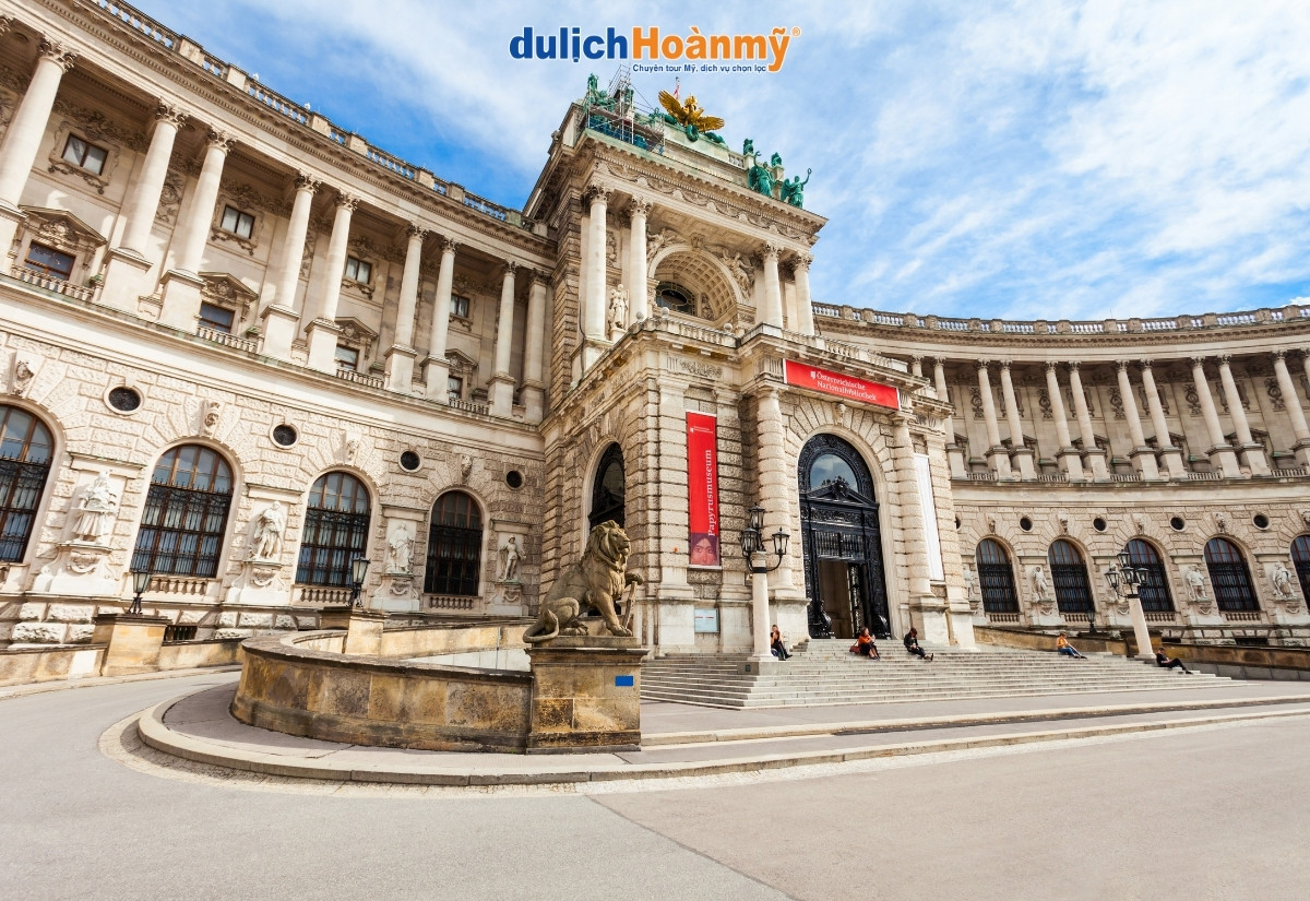 Du lịch Vienna: Khám phá trái tim văn hóa châu Âu 11 Cung điện Hoàng gia Hofburg