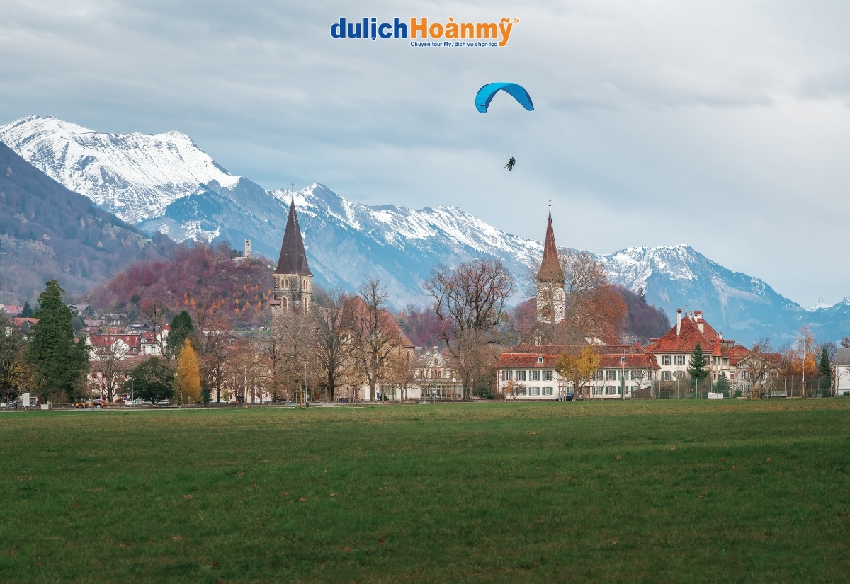 Khám phá Interlaken - Viên ngọc xanh giữa lòng dãy Alps Thụy Sĩ 2 mùa thu tại Interlaken