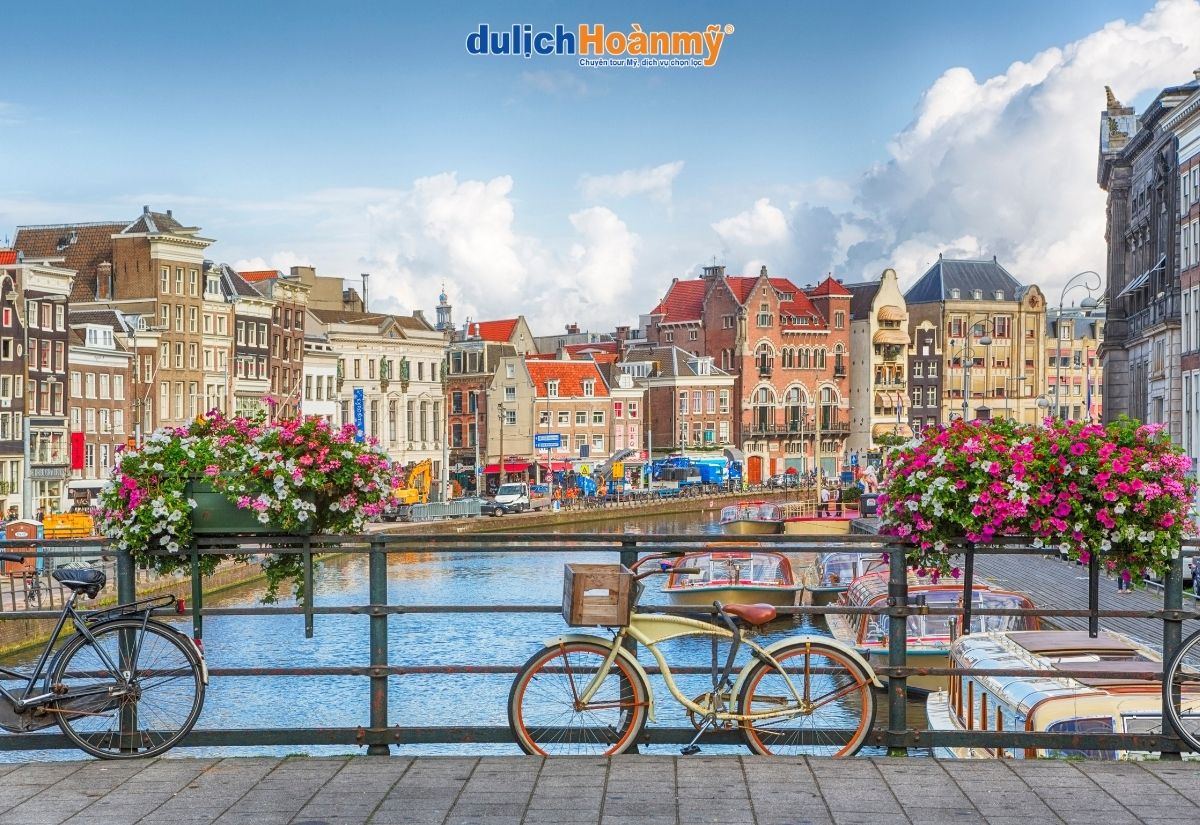 Top 11 cảnh đẹp Hà Lan không nên bỏ lỡ khi đi du lịch 1 kênh đào Amsterdam