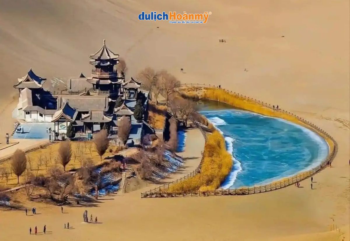 Top 10 cảnh đẹp Trung Quốc không thể bỏ lỡ khi du lịch 11 Nguyệt Nha Tuyền