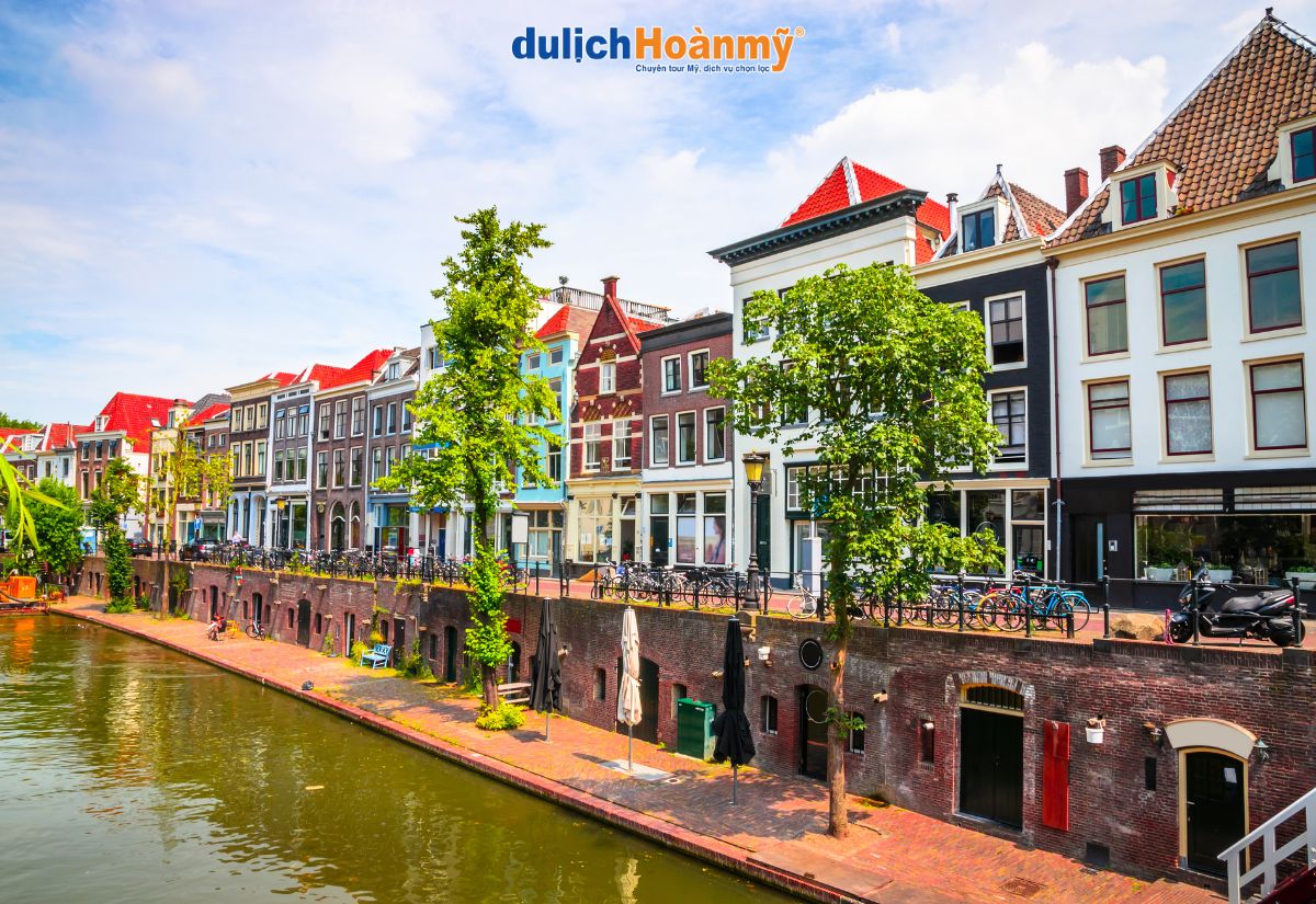 Top 11 cảnh đẹp Hà Lan không nên bỏ lỡ khi đi du lịch 7 Thành phố cổ Utrecht