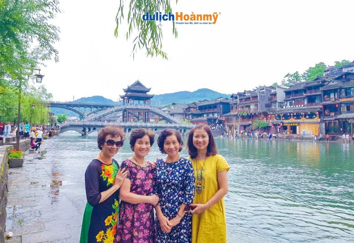 Phượng Hoàng Cổ Trấn: Trải nghiệm độc đáo không thể bỏ lỡ 16 du lịch Phượng Hoàng Cổ Trấn
