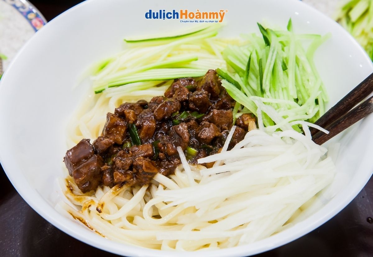 Du lịch Bắc Kinh - Kinh nghiệm khám phá Thủ đô nghìn năm của Trung Quốc 15 Zha Jiang Mian