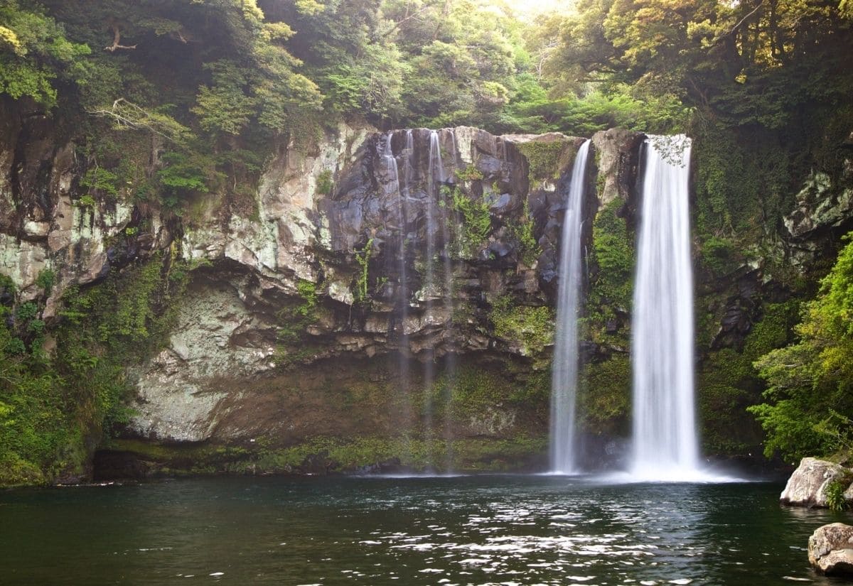 Du lịch Đảo Jeju: Kinh nghiệm khám phá hòn đảo thiên đường của Hàn Quốc 4 thác Cheonjiyeon