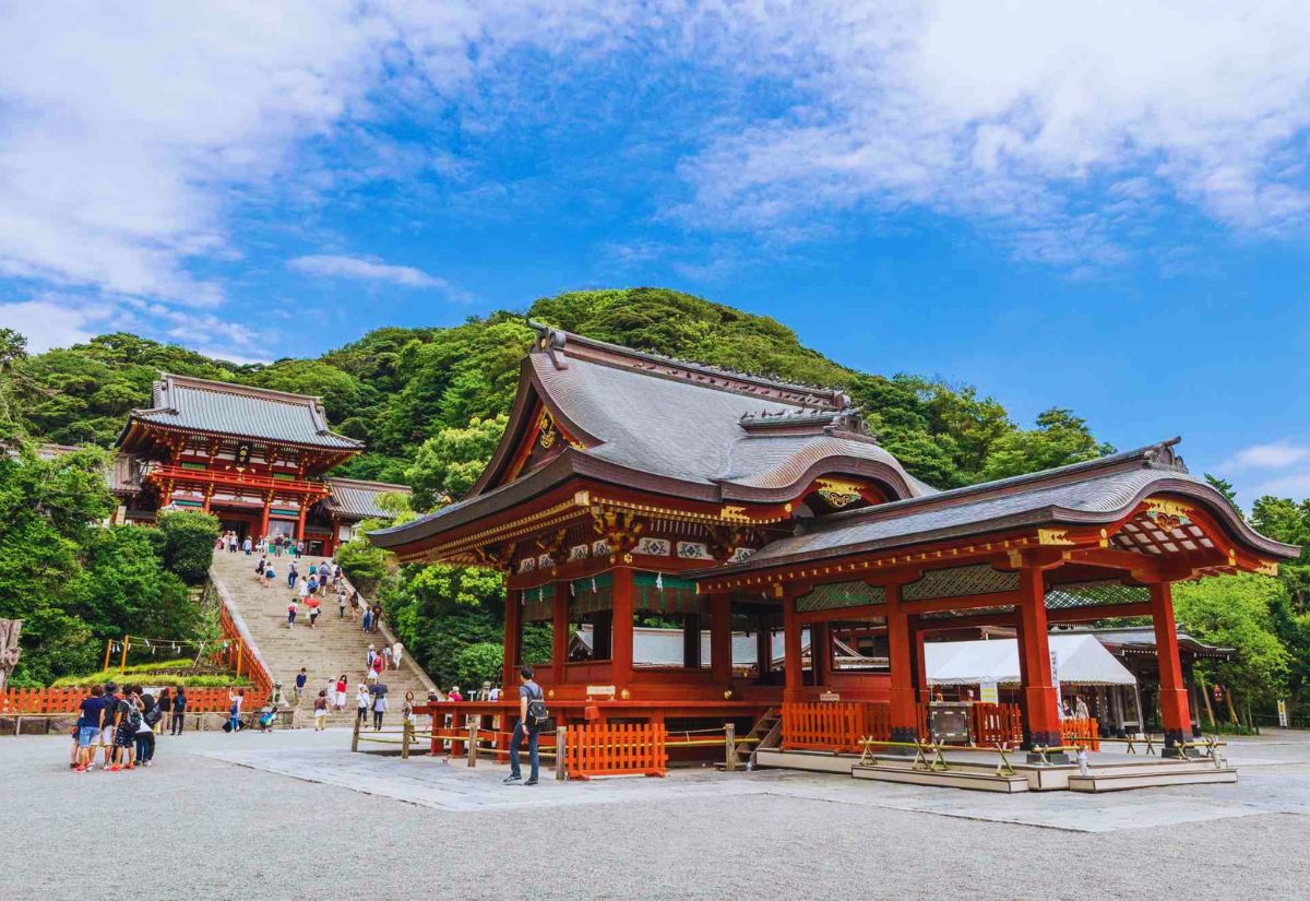 Du lịch Kamakura - Khám phá Cố Đô cổ kính và thanh bình kế bên Tokyo 4 Đền Thần đạo linh thiêng bậc nhất tại Kamakura Nhật Bản
