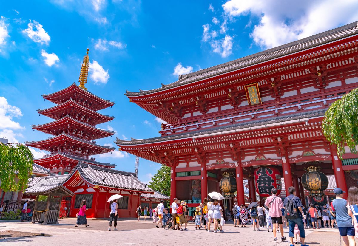 Đền Sensoji – Ngôi chùa cổ nổi tiếng giữa lòng Tokyo.