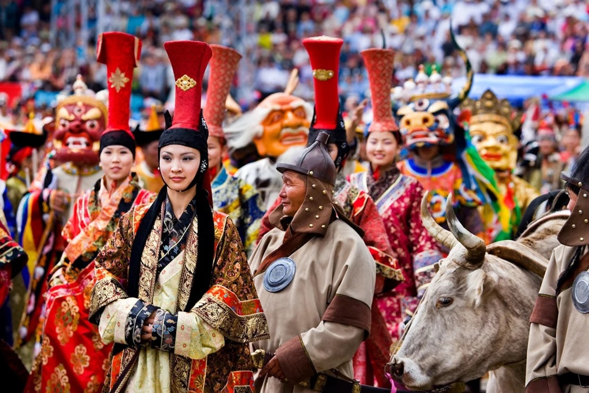 Du lịch Nội Mông Trung Quốc - Kinh nghiệm khám phá vùng đất du mục 16 Lễ hội Naadam là dịp để bạn cảm nhận lòng tự hào dân tộc và nét đẹp truyền thống của người dân