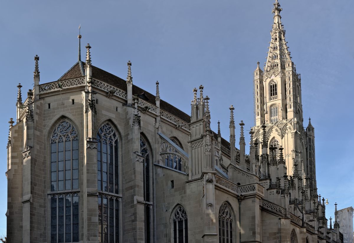Du lịch Bern - Cẩm nang khám phá thủ đô cổ kính của Thụy Sĩ 5 Nhà thờ Bern Minster