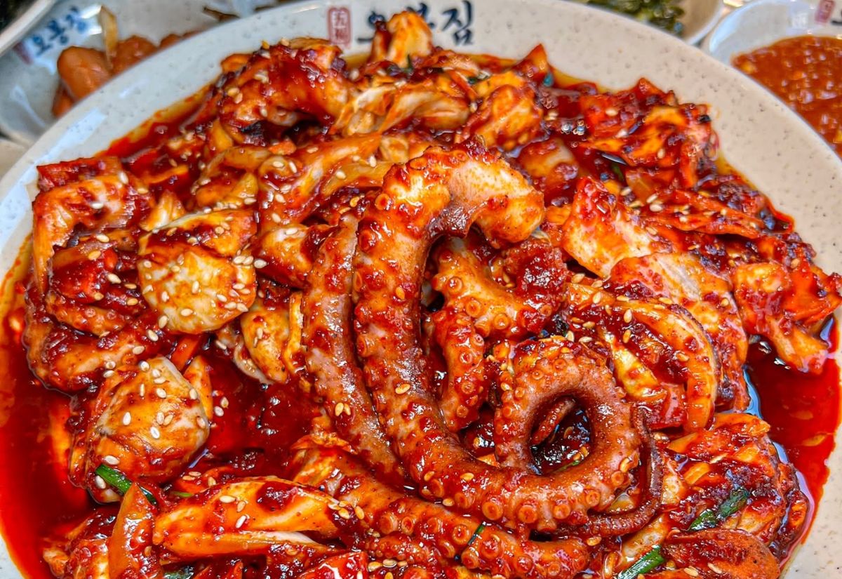 Top 21 món ăn Hàn Quốc nhất định phải thử khi đi du lịch 7 Bạch tuộc xào cay